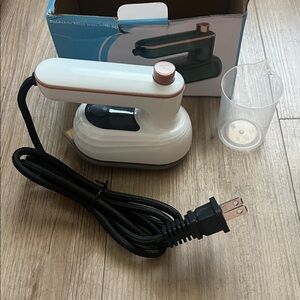 NEW Foldable Mini Travel Iron w/ Spray – Portable 38W Compact Steamer HX-6168